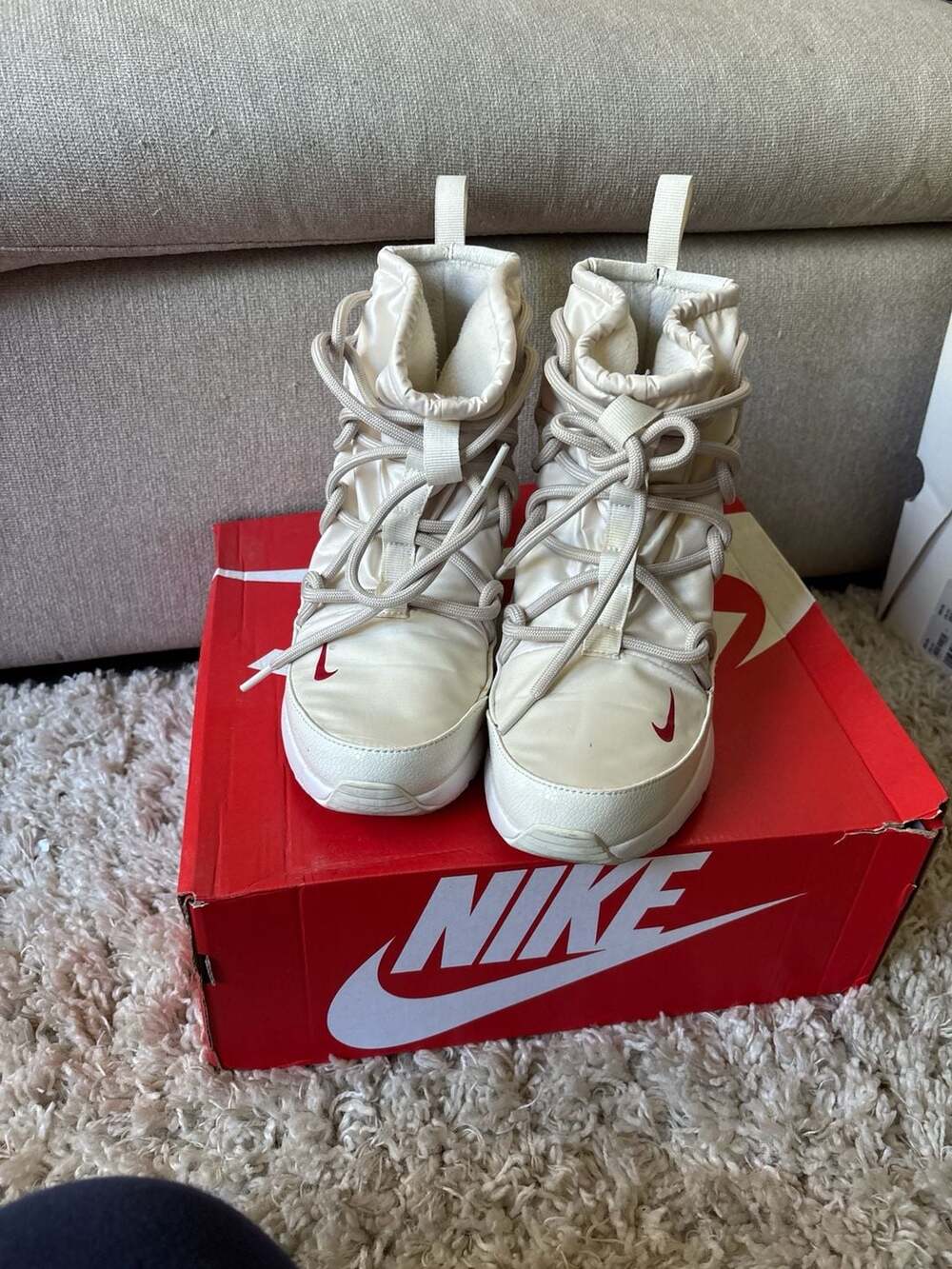 Nike Women's Roshe One Hi Winter Boot 'Light Cream' AO0355-005